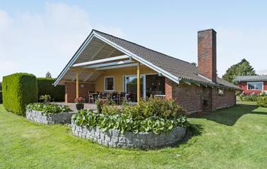 Ferienhaus für 6 Personen, mit Terrasse und Garten in Rendbjerg