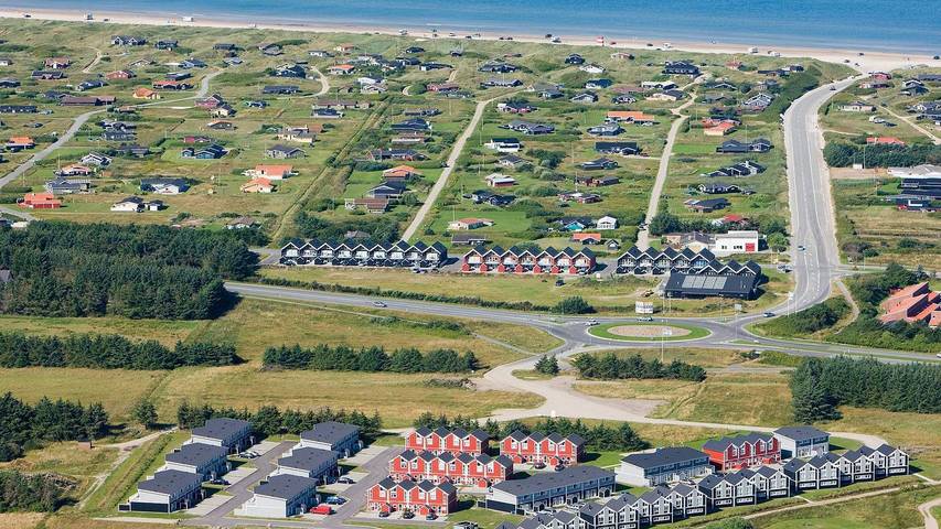 Ferienhaus für 9 Personen, mit Whirlpool und Terrasse sowie Pool und Sauna in Løkken
