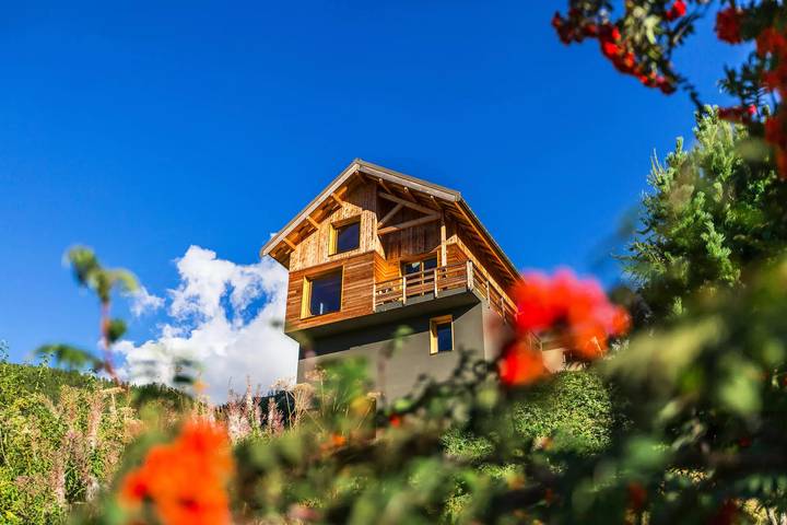 Chalet pour 10 personnes, avec balcon dans Vars (station de ski)