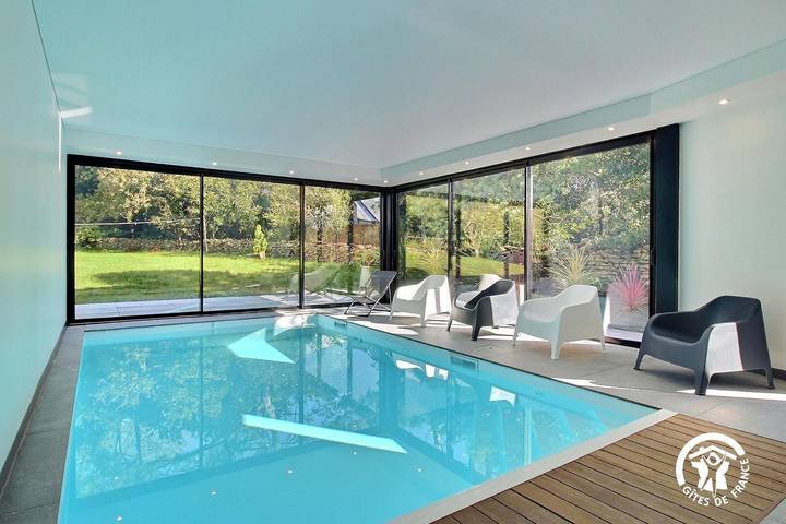 Gîte pour 15 personnes, avec Terrasse ainsi que Jardin et Piscine à Larmor-Baden - 3