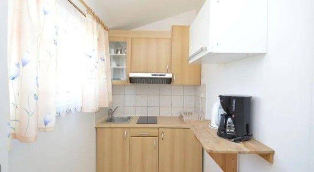Ganze Ferienwohnung, Ein Apartment im Ferienhaus Zweirosen in Valbandon, Südküste Istrien