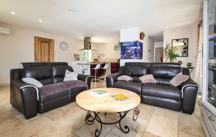 Location de vacances pour 6 personnes, avec piscine ainsi que jardin et terrasse à Avignon - 4