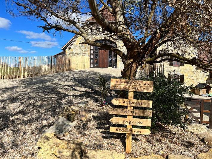 Location de vacances pour 6 personnes, avec Terrasse et Jardin ainsi que Piscine et Vue à Fons - 3