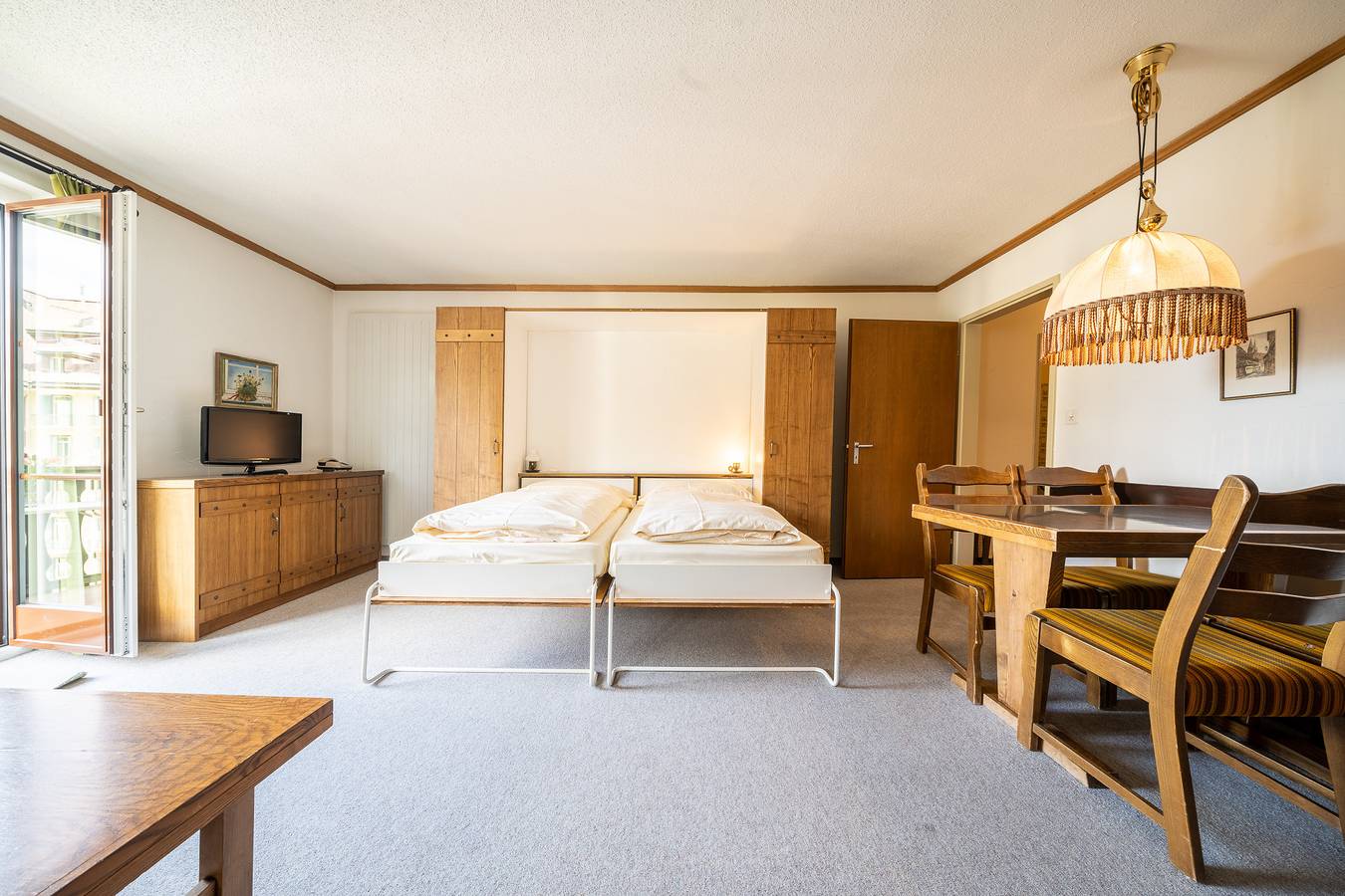 Ganze Wohnung, 6404 Geräumige 2,5 Maisonette-Wohnung im Dachgeschoss mit Balkon und Blick auf den Inn in Vulpera, Tarasp