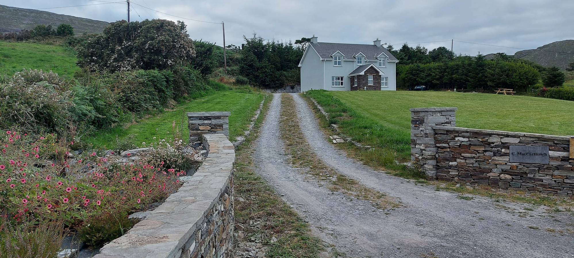 Ferienhaus für 6 Personen mit Terrasse in Seefin, County Cork