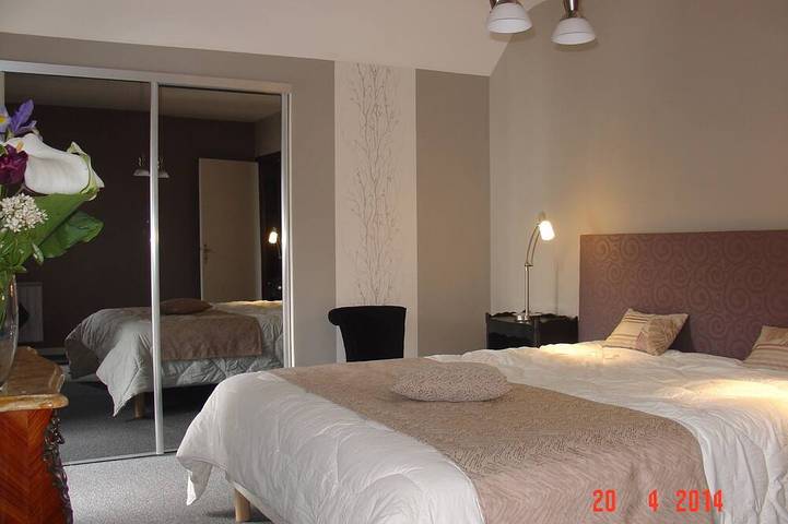 Location de vacances pour 4 personnes, avec balcon ainsi que piscine et jardin à Pontivy - 3