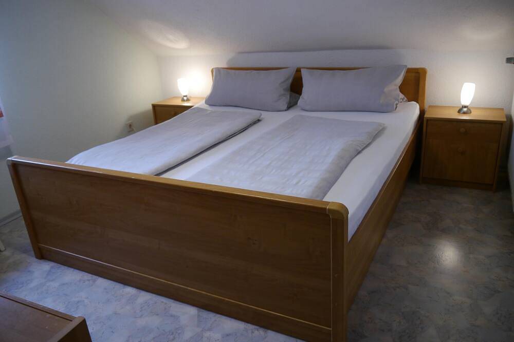 Ganze Wohnung, Ferienwohnung 56qm im Dachgeschoss in Moosbach, Naturpark Nördlicher Oberpfälzer Wald