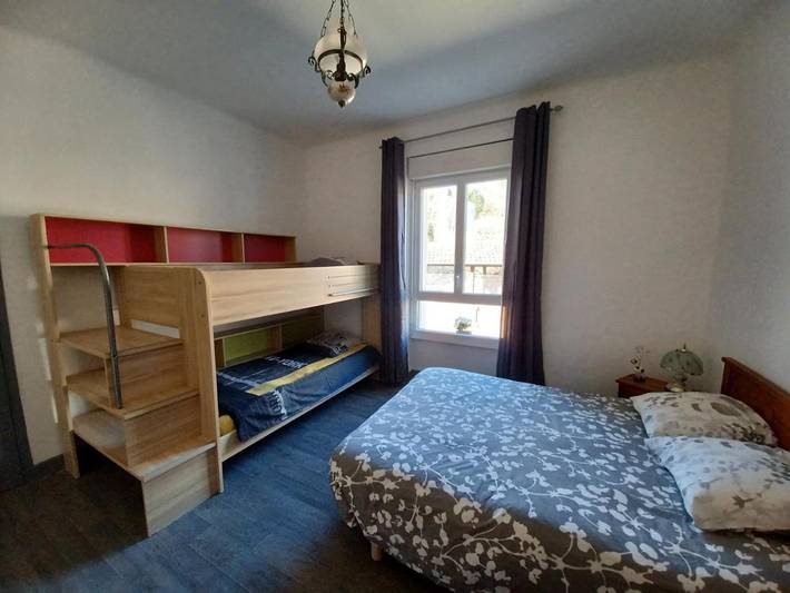 Gîte pour 6 personnes, avec balcon ainsi que vue et vue sur le lac à Aubin - 3