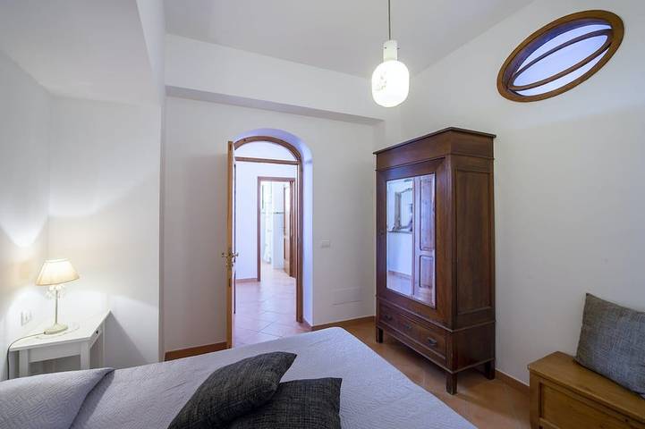 Ganze Wohnung, Bright and spacious apartment where you can enjoy peace and beautiful sea views in Praiano, Sorrento Coast