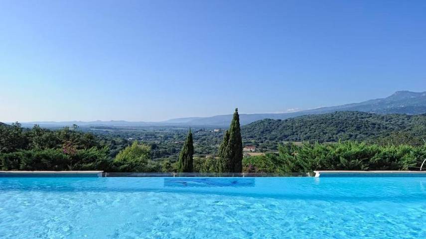 Villa pour 12 personnes, avec vue ainsi que jardin et piscine, adapté aux familles à Figari - 3