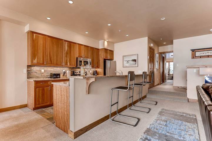 Vacation apartment for 6 people, with pool and hot tub as well as sauna and balcony in Vail