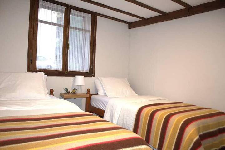 Country house 5 minutes from the Fuente De Cable Car in Espinama, Camaleño