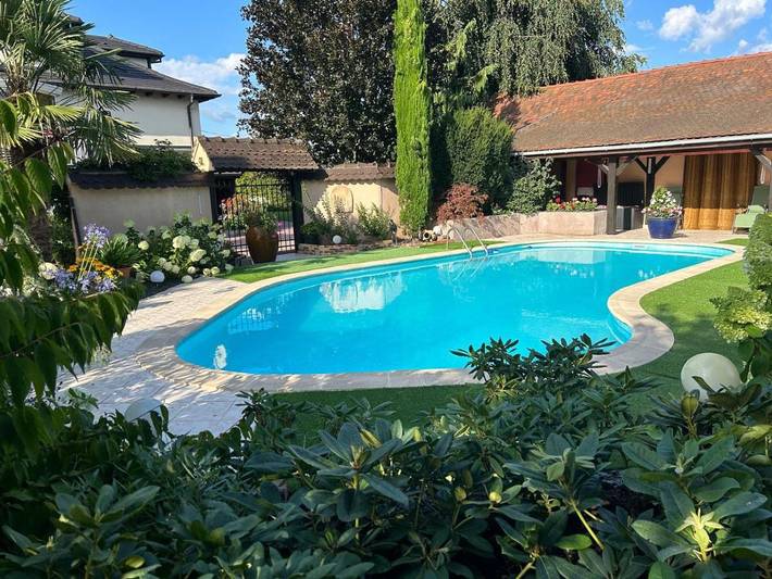 Gîte pour 2 personnes, avec Terrasse ainsi que Jardin et Piscine à Fortschwihr