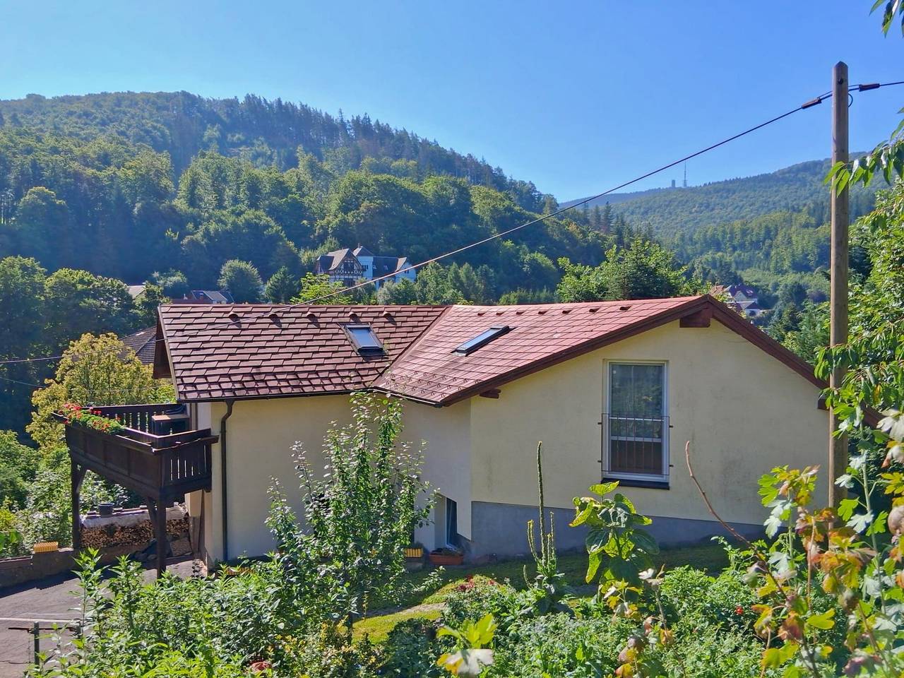 Ferienhaus am Rennsteig mit Blick ins Grüne in Emsetal, Waltershausen
