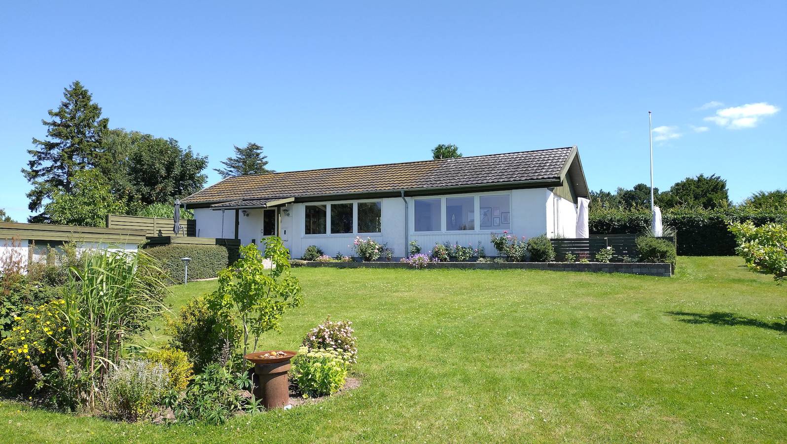 Hyggeligt sommerhus med fantastisk udsigt! in Ølsted, Hovedstaden