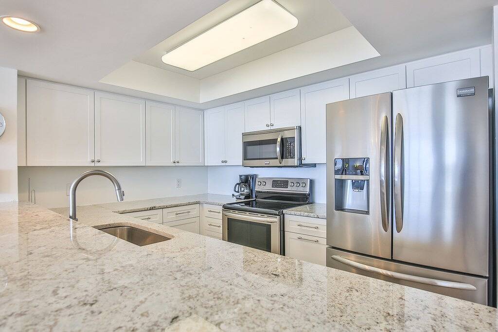 Ganze Wohnung, Charleston Coast Urlaub 'Sea Folly' ~ ~ direkt am Meer ~ ~ tolle Aussicht ~~ Wifi, Pools, Aufzüge in Folly Beach, Charleston County