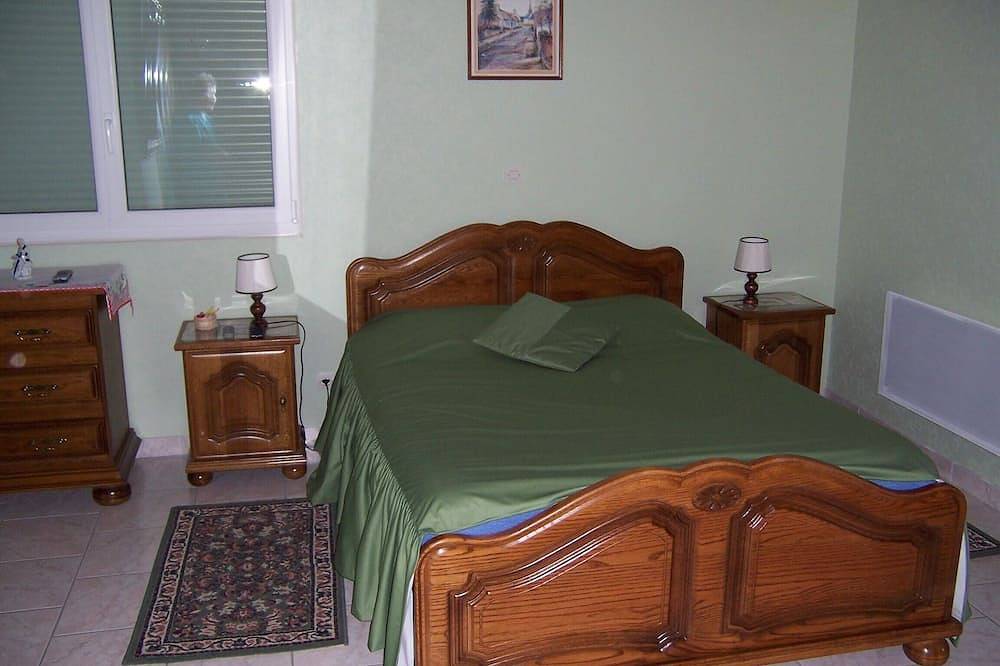 Cottage Blumen / Finnisch Kota im Garten in Ban-de-Laveline, Regionaler Naturpark Belchen der Vogesen