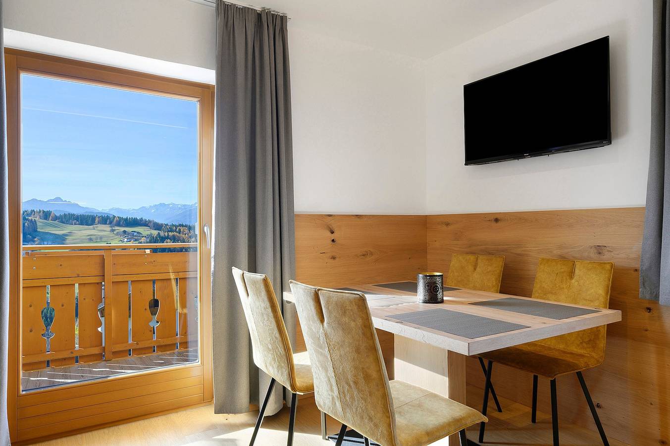 Ganze Wohnung, Ferienwohnung 'Ifinger' mit Bergblick, Gemeinschaftsgarten und Wlan in Hafling, Sarntaler Alpen