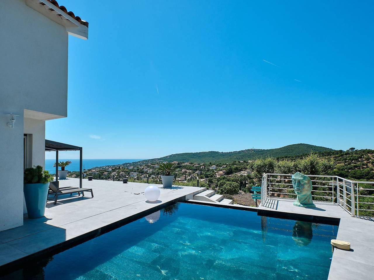 Villa 259 mit Meerblick, Pool und Jacuzzi in Les Issambres, Roquebrune-sur-Argens