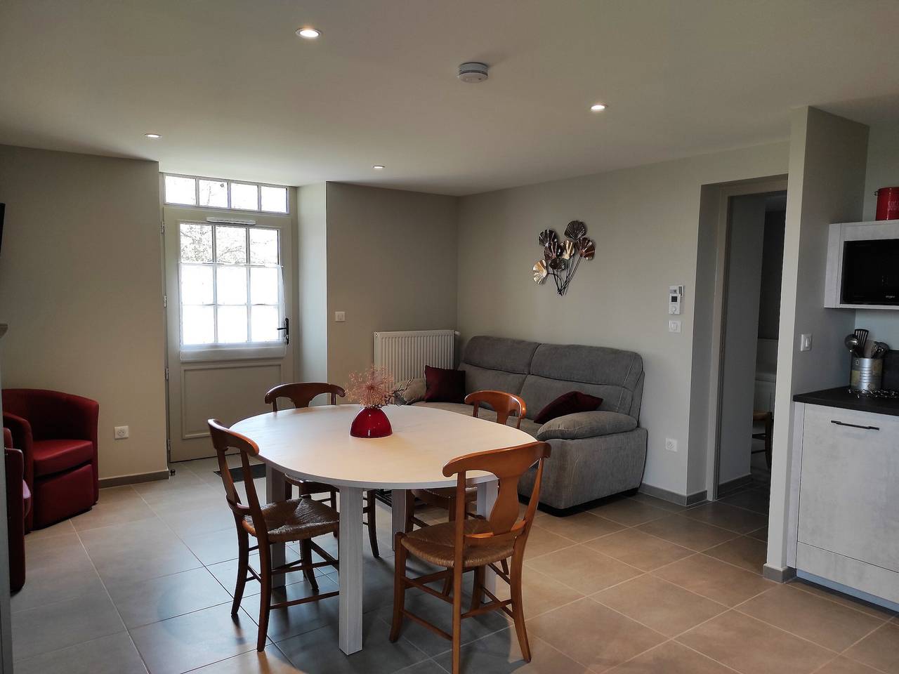Renoviertes Haus mit Park und Spielplatz, familienfreundlich in La Celle (Cher), Saint-Amand-Montrond