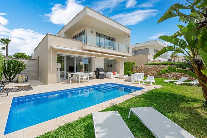 Casa rural para 4 personas, con Balcón además de Terraza y Jardín en Jacarilla