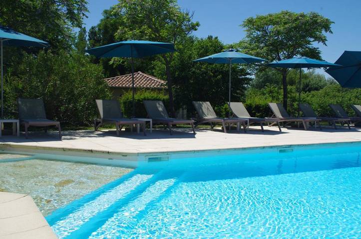 Hôtel pour 2 personnes, avec jacuzzi ainsi que piscine et jardin