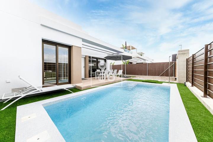 Casa rural para 6 personas, con Terraza además de Jardín y Piscina en Jacarilla
