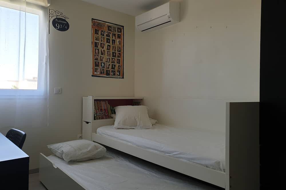 Eco villa climatisée, 4 chambres, 2 sdb, petite piscine: proche plages et villes in Lattes, Côte méditerranéenne (France)