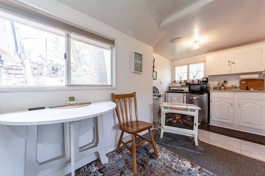 Bed And Breakfast for 3 Guests in Manitou Springs, South Central Colorado