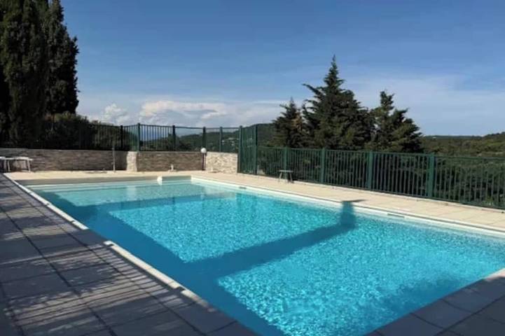 Appartement de vacances pour 6 personnes, avec balcon et piscine