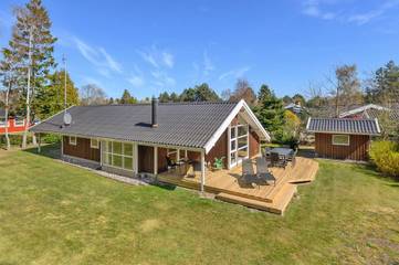 Ferienhaus für 6 Personen, mit Terrasse und Sauna in Lolland-Falster