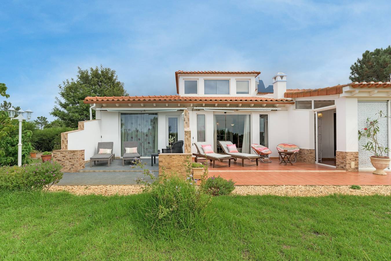 Holiday Home 'Sobreirinho - Selão Da Eira' with Sea View, Shared Pool and Wi-Fi in São Teotónio, Costa Alentejana