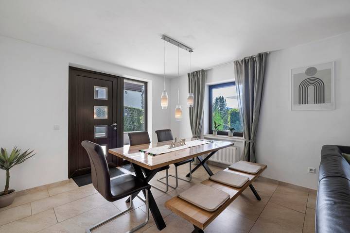 Ganze Wohnung, Ferienwohnung 'Mayer' mit Privatterrasse, Gemeinschaftsgarten und Wi-Fi in Albstadt, Schwäbische Alb Radweg Region