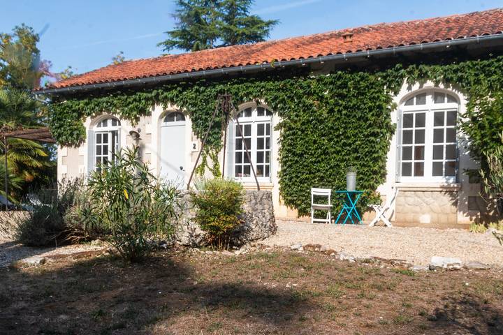 Maison de vacances pour 4 personnes, avec jardin à Jarnac