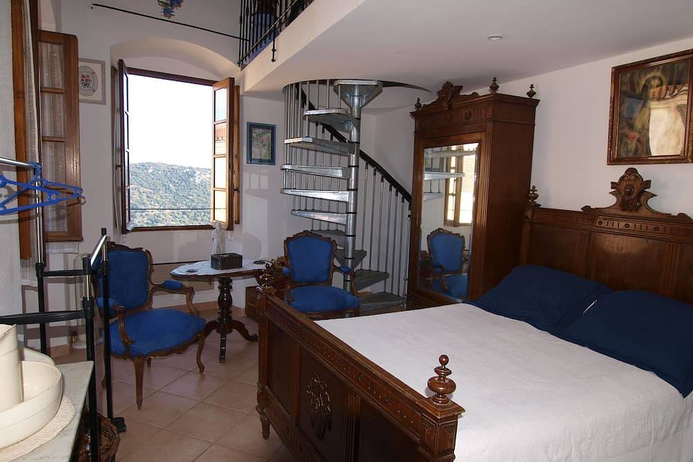 Maison de village rénovée à 5km de l'Ile Rousse mn in L'Île-Rousse, Région de Calvi
