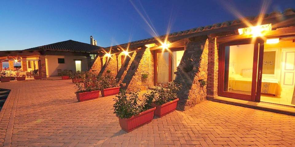 Hôtel pour 2 personnes, avec terrasse dans Portu Maga - 4