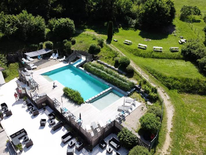 Camping für 4 Personen, mit Terrasse und Ausblick am Doubs