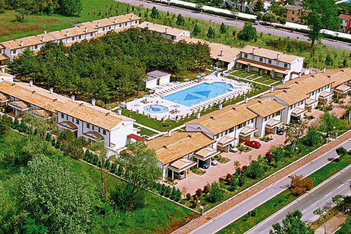 Ferienwohnung für 6 Personen, mit Pool und Kinderpool sowie Terrasse in Bibione - 2