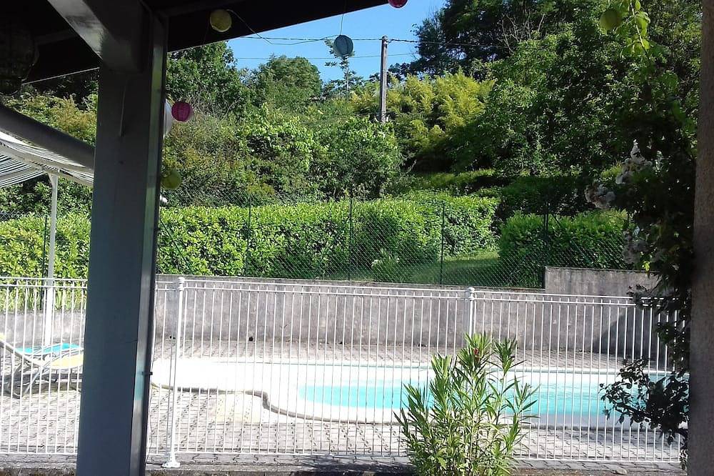 Die ideale Villa mit Pool in der Nähe von Fluss und Geschäften. in Chambonas, Parc naturel régional des Monts d'Ardèche