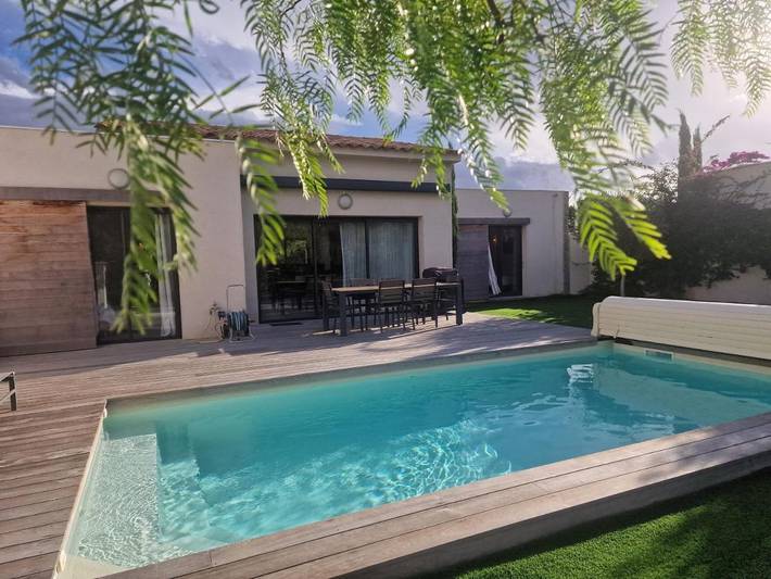 Location de vacances pour 6 personnes, avec jardin et piscine dans Plage Cala Rossa