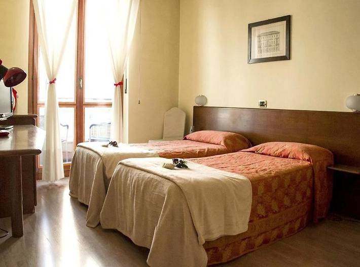 Hôtel pour 3 personnes, avec balcon dans Alexandrie - 2