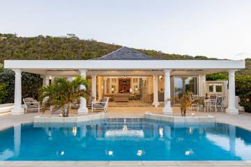 Cottage pour 2 personnes, avec piscine et jardin ainsi que terrasse et vue sur l’océan, animaux acceptés dans Saint Martin