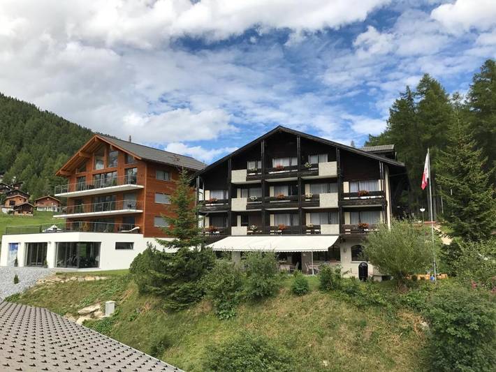 Hotel für 2 Personen, mit Balkon und Whirlpool sowie Terrasse und Pool