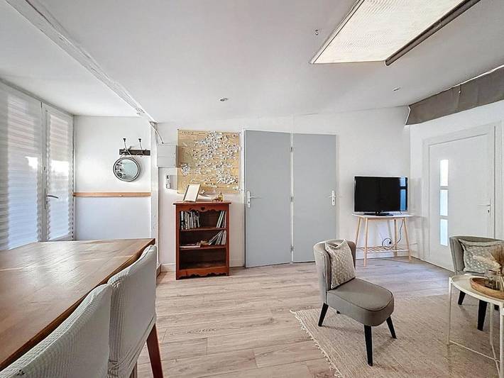 Gîte pour 4 personnes, avec terrasse dans Communay - 3