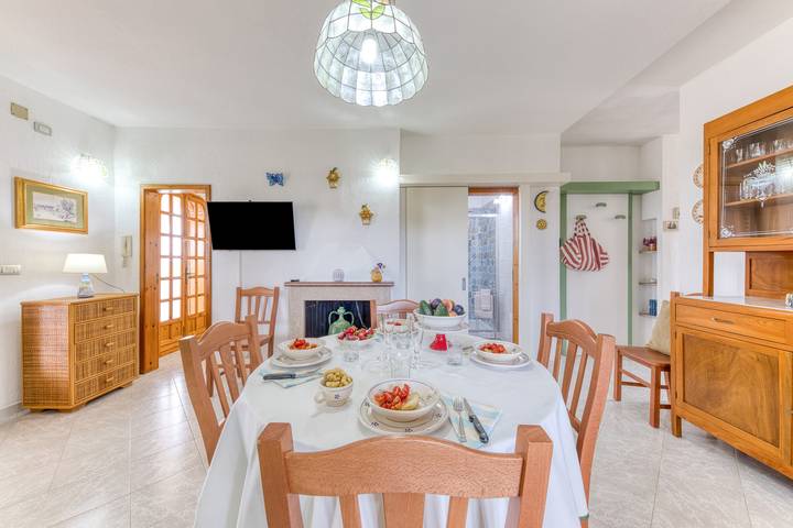 Graziosa casa con vista mare e vasca idromassaggio in Leuca, Castrignano del Capo