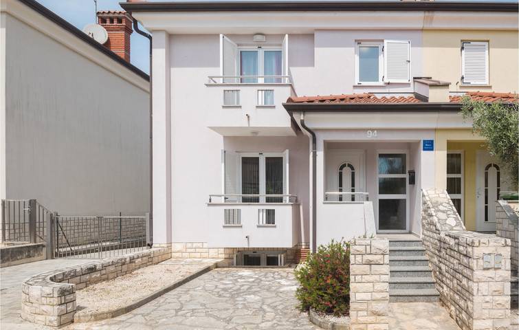 Ferienhaus für 10 Personen, mit Terrasse und Seeblick in Umag - 2