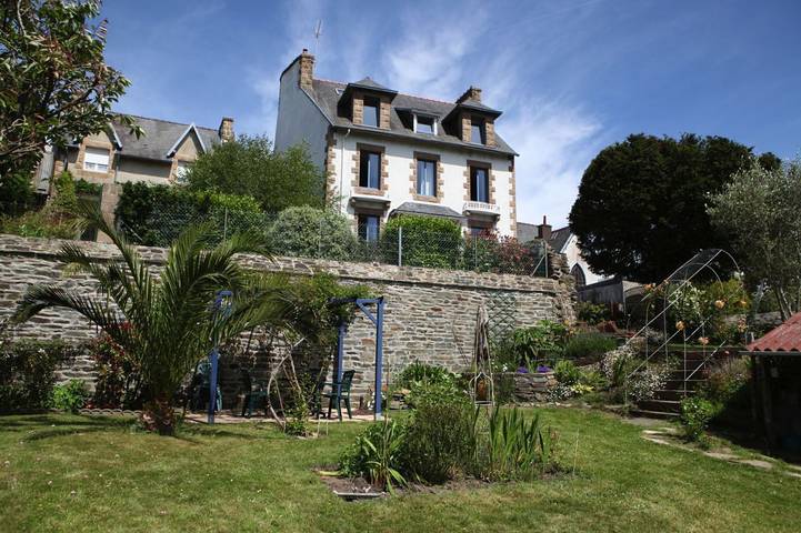 Chambre d’hôte pour 3 personnes, avec Terrasse et Jardin à Lannion