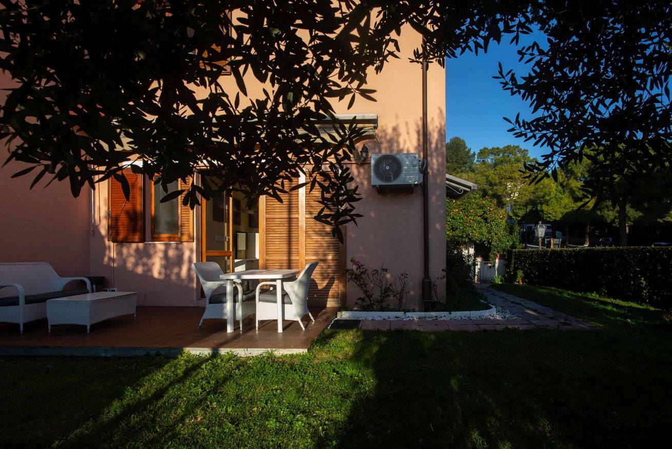 Appartement entier, N172 - Numana, wonderful three-room apartment with garden in Sirolo, Riviera del Conero