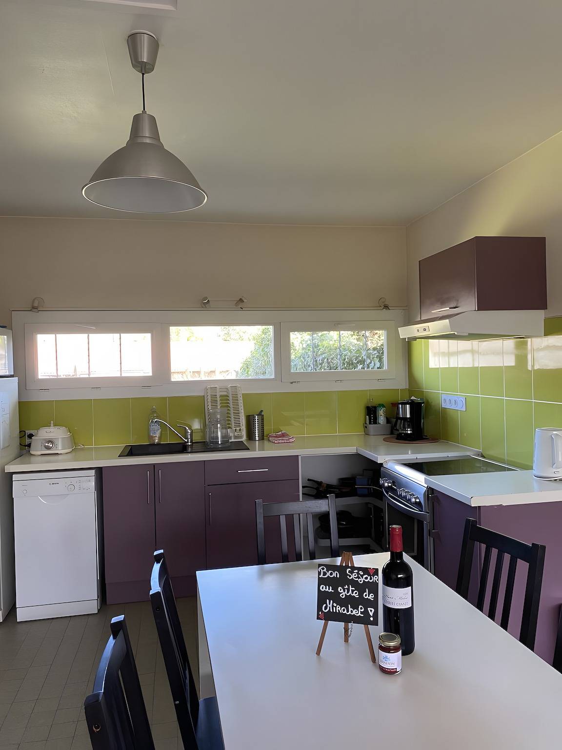 Mirabel Cottage at Château Saint Ahon in Blanquefort, Bordeaux region