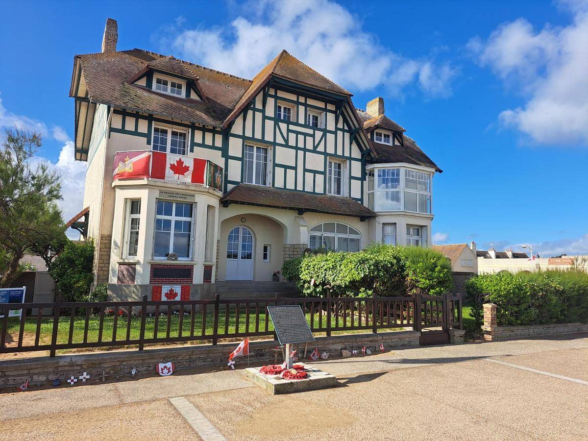 Logement Bernières sur mer à 150 m de la plage in Bernières-sur-Mer, Région de Caen